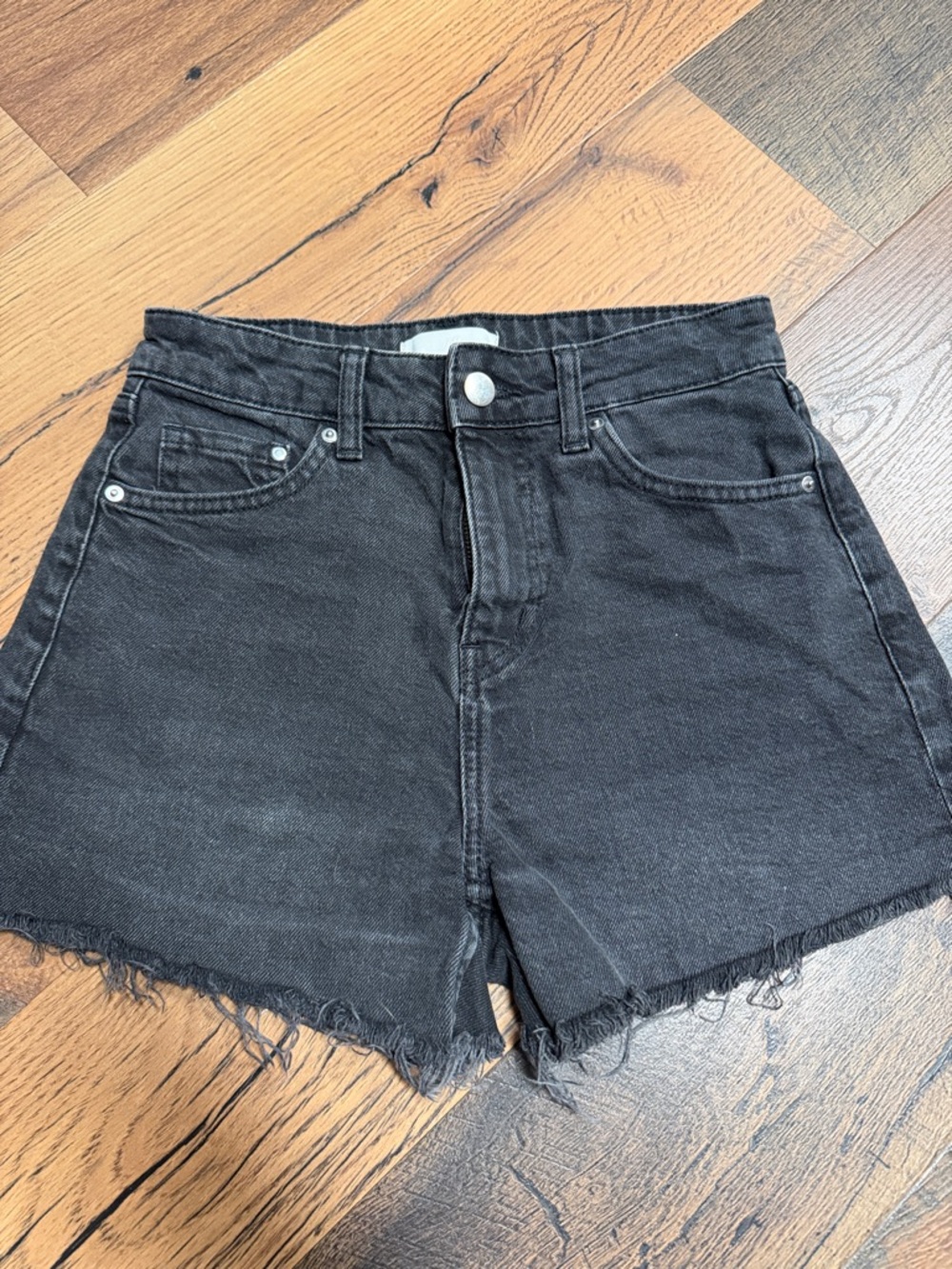 H&M High-Rise Faded Black Denim Women’s Shorts Size 2